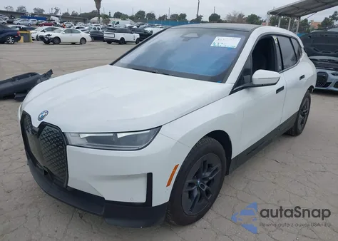 2025 BMW Ix xDrive50 из США, поврежденный, VIN WB523CF04SCU32449